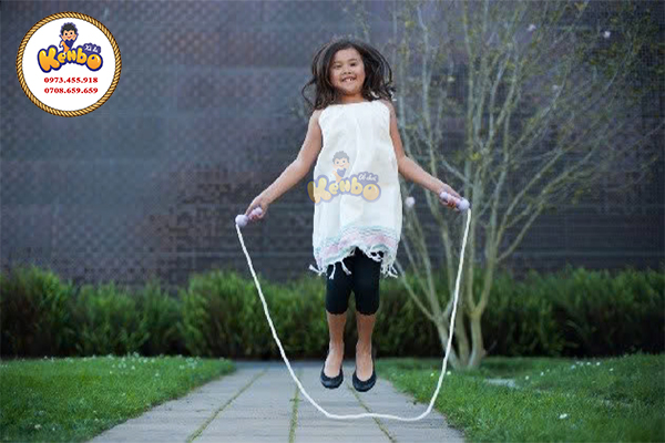 5 trò chơi giúp bé phát triển chiều cao tự nhiên